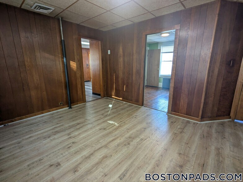Building Photo - 63 Whitman St