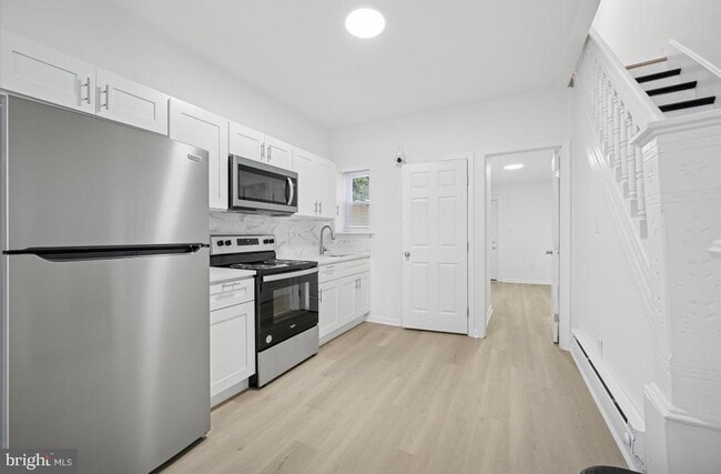 Building Photo - 887 N 46th St