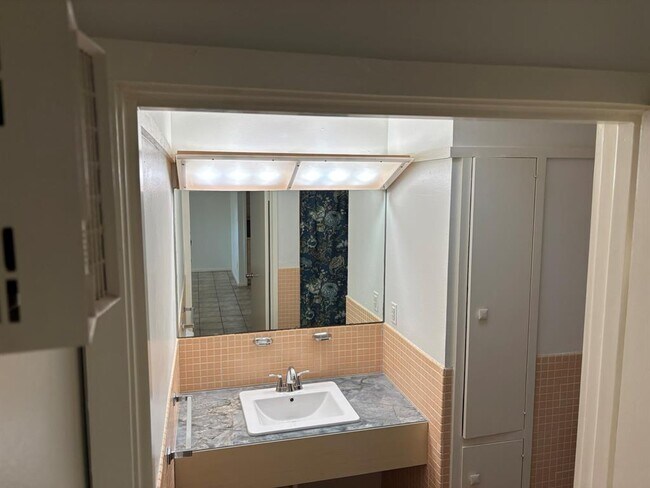 Building Photo - 1714 Summit View Pl