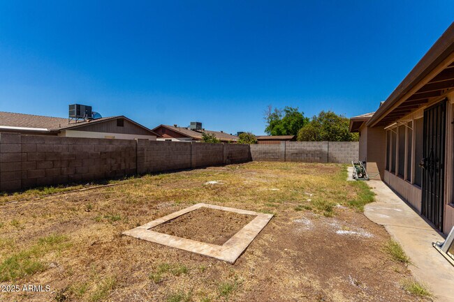 Building Photo - 5809 W Yucca St