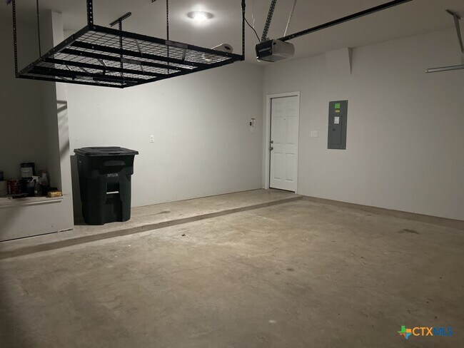 Building Photo - 9611 Murandy Dr