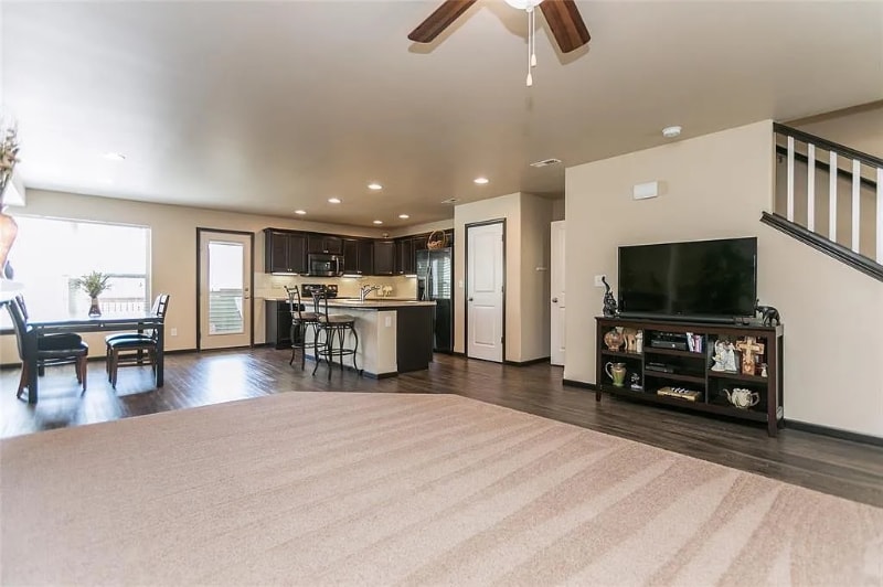 Building Photo - 61 Renee Ln