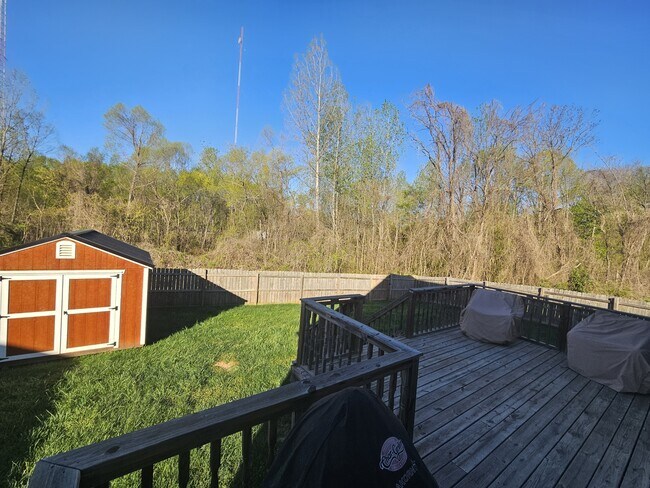 Building Photo - 2737 Celia Ave