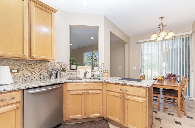 Building Photo - 3160 Bromley Ln
