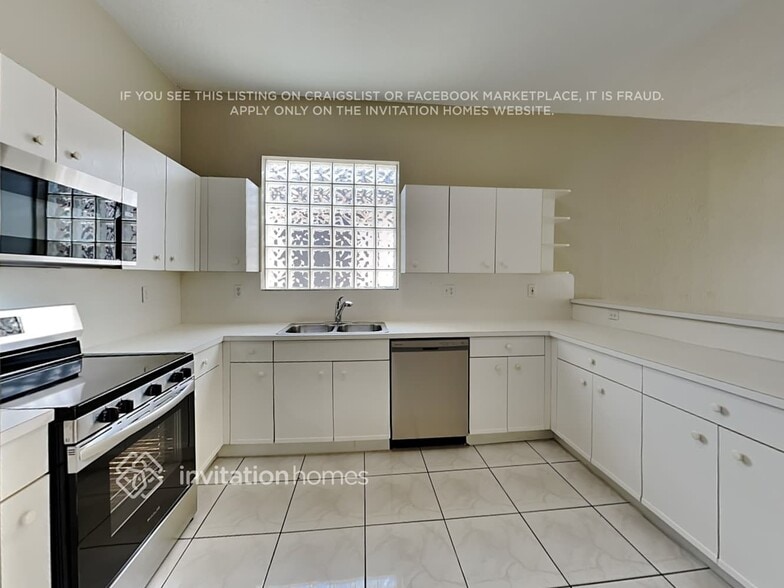 Building Photo - 8840 NW 147th Ln