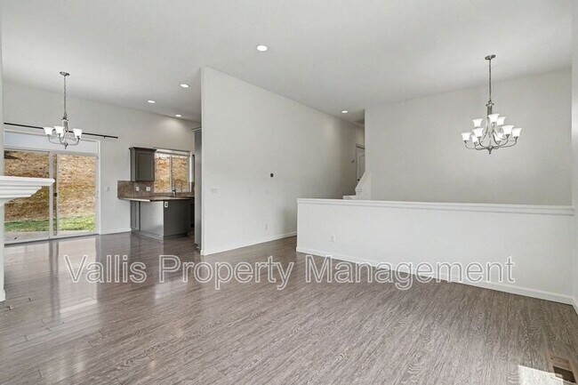 Building Photo - 2495 Benjamin Ave NW