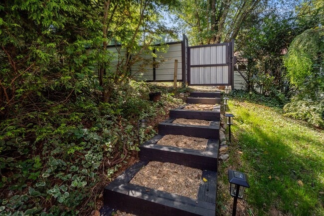 Building Photo - West Asheville Oasis