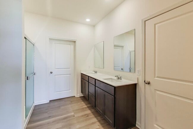 Building Photo - 6443 Juniper Dr