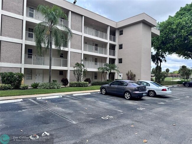 Building Photo - 2601 S Course Dr