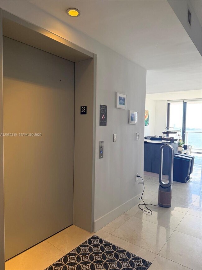 Building Photo - 1010 Brickell Ave