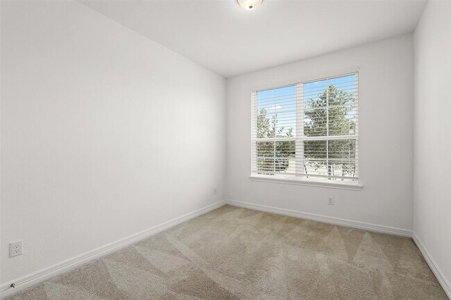 Building Photo - 13525 Emerald Mallard Dr
