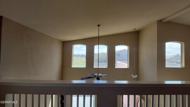 Building Photo - 14235 Russ Leach Ave