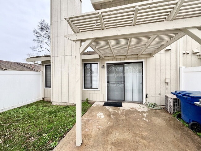 Building Photo - 3072 Colony Park Dr