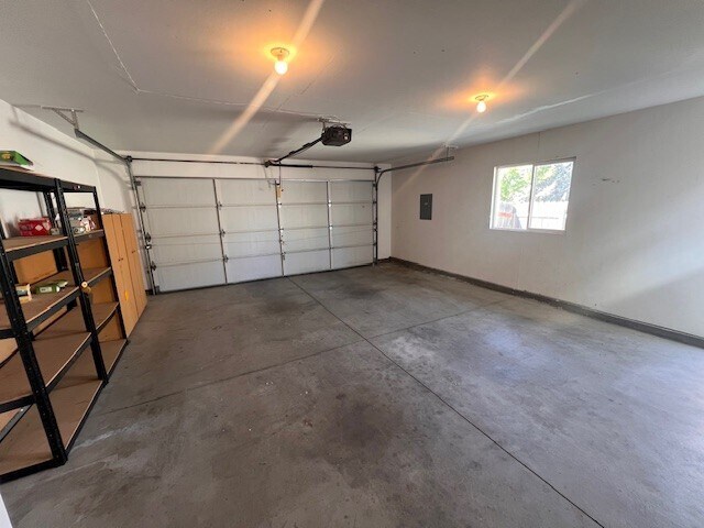 Building Photo - 7332 W Devonwood Dr