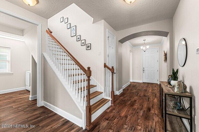 Building Photo - 131 Paradise Valley Dr