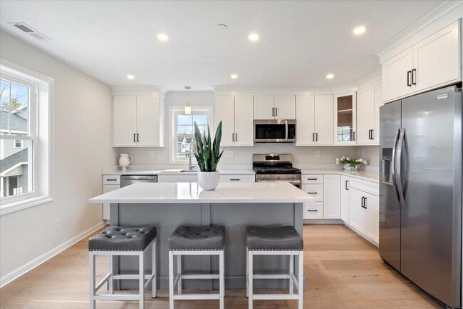 Building Photo - 26-3 Regency Cir