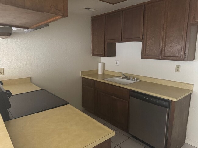 Building Photo - 3327 Jayanne Way