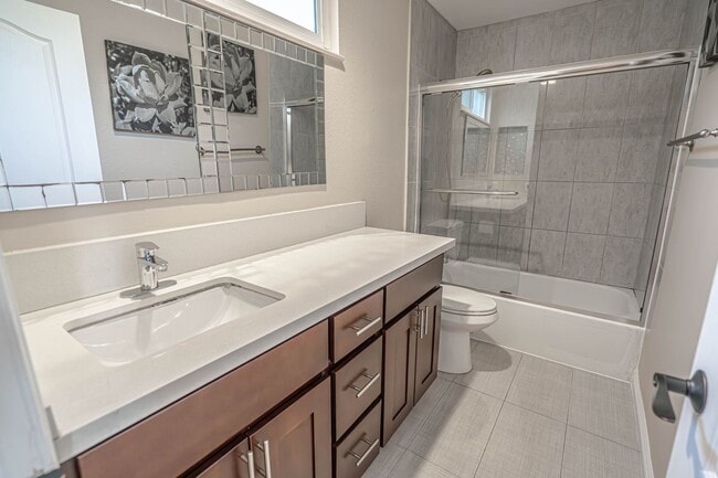 Building Photo - COMING SOON! Amazing 6 Bedroom Home for Rent in Canyon Country!