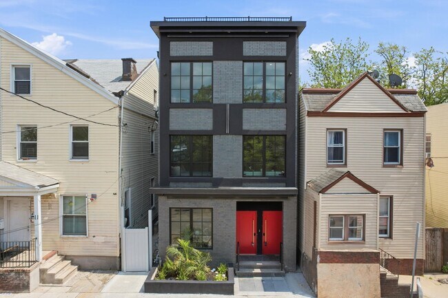 Building Photo - 9 Minerva St