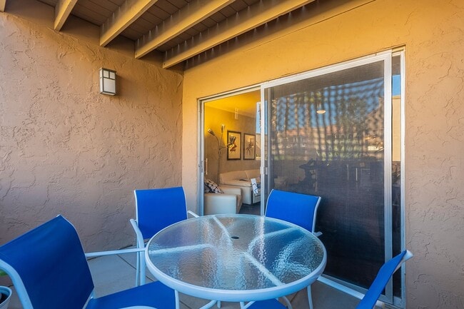 Building Photo - FURNISHED! 2 Bed/2 Bath in Scottsdale