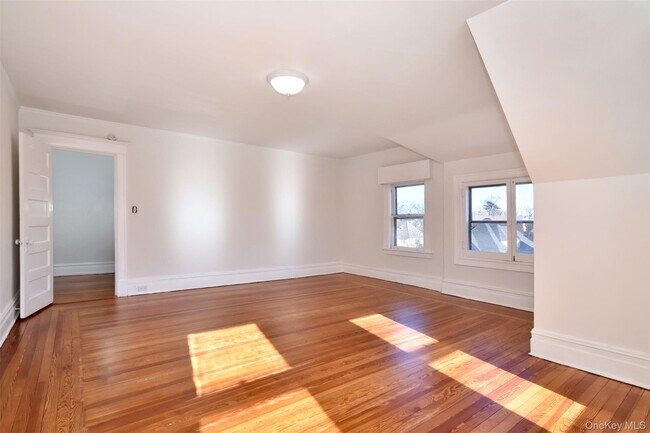 Building Photo - 132 Rich Ave