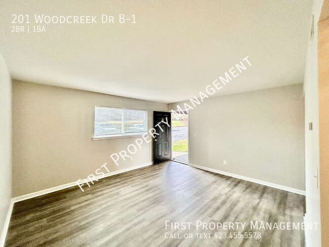 Building Photo - 201 Woodcreek Dr