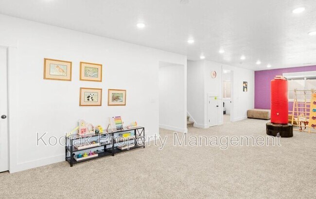 Building Photo - 127 N 4450 W