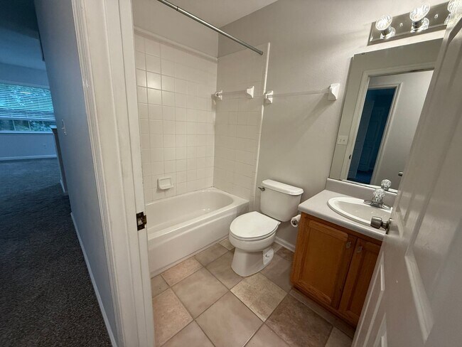 Building Photo - 249 Starmount Dr