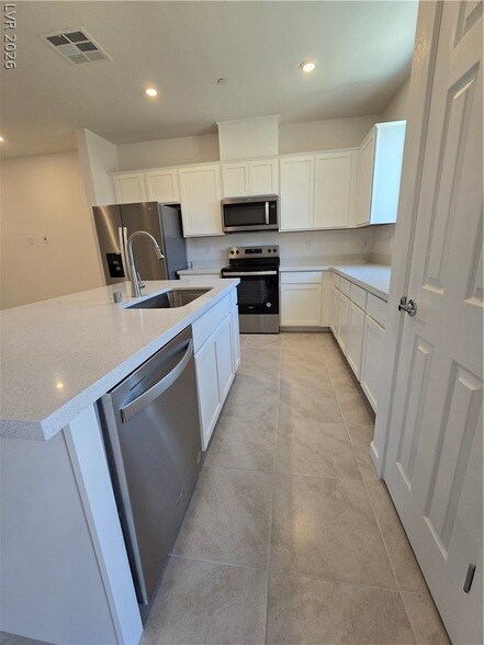 Building Photo - 6271 Runestone St