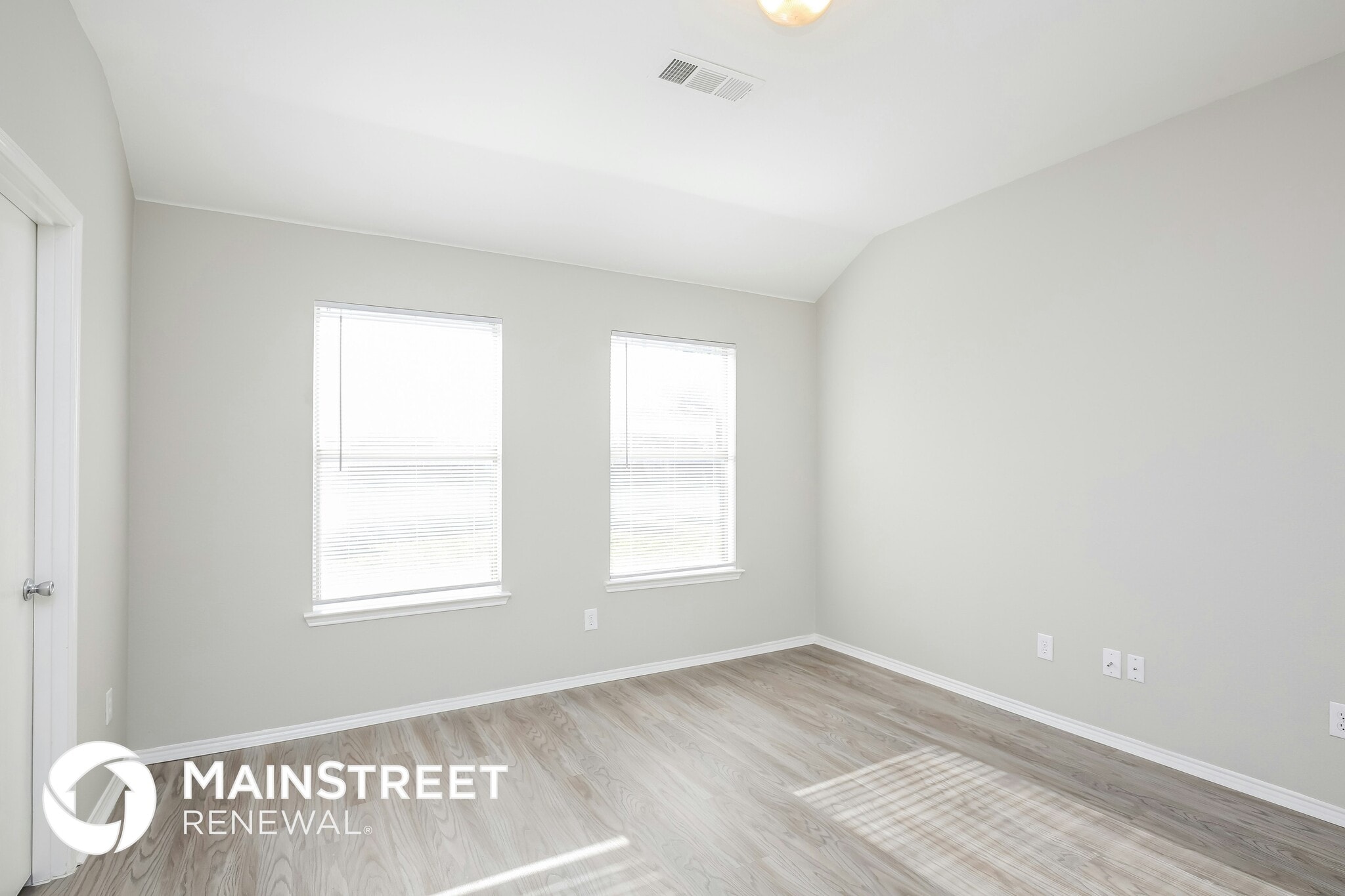 Building Photo - 2100 Hayes St