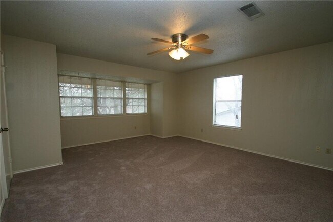 Building Photo - 4203 Dauphine Dr
