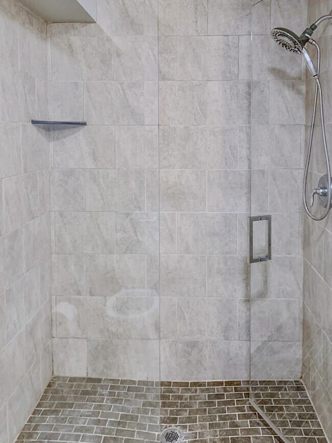 Building Photo - 111 N Ashley St