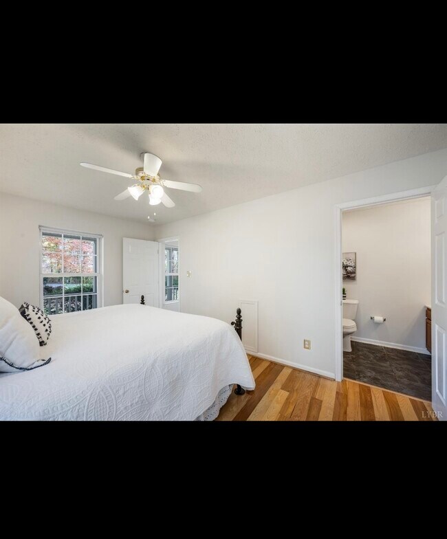 Building Photo - 224 Dove Ct