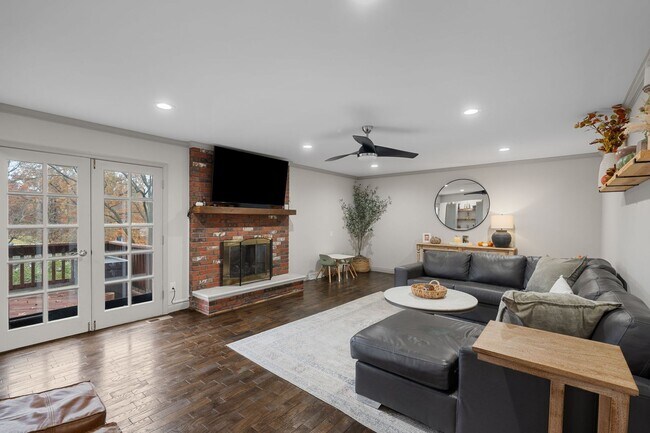 Building Photo - 12122 Royal Valley Dr