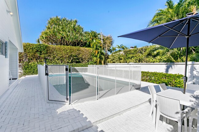 Building Photo - 211 Miraflores Dr