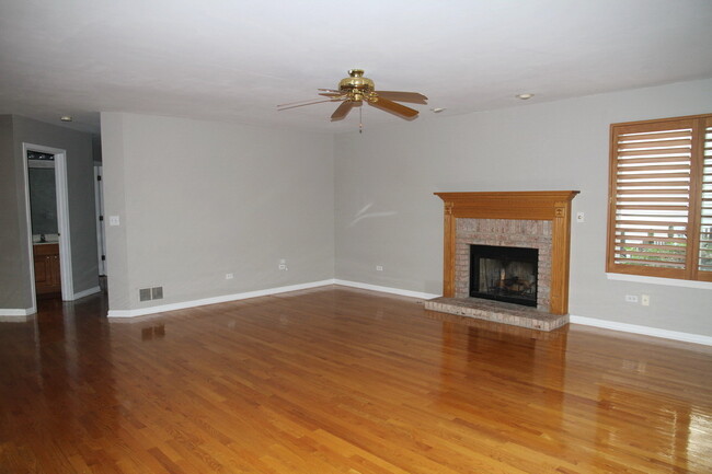 Building Photo - 2723 Whitehall Ln