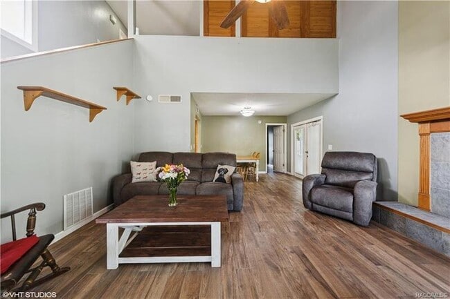 Building Photo - 4907 Country Aire Ln