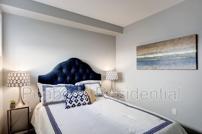 Building Photo - 2422 17th St NW