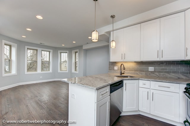 Building Photo - 2329 W Barry Ave