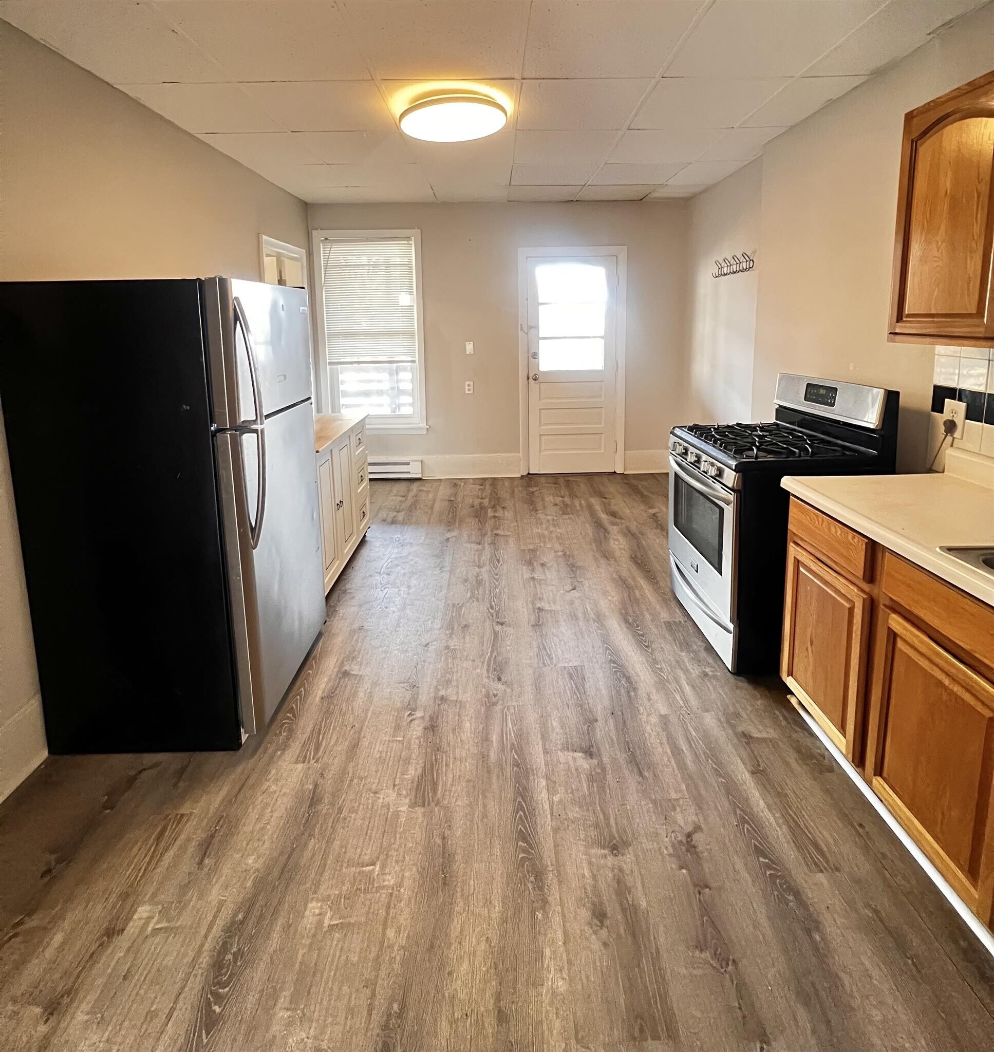 Building Photo - 9 School St