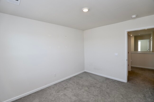 Building Photo - 352 Sandbach Rd