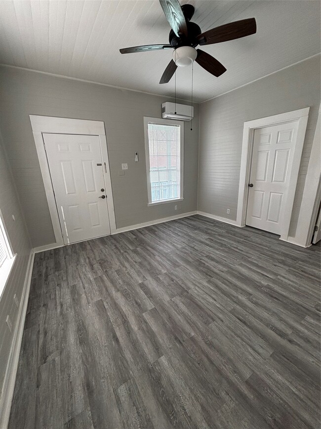 Building Photo - 4125 Avenue M