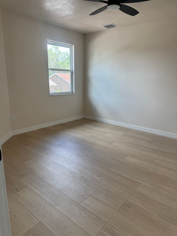 Building Photo - 523 Ramsdell Ave
