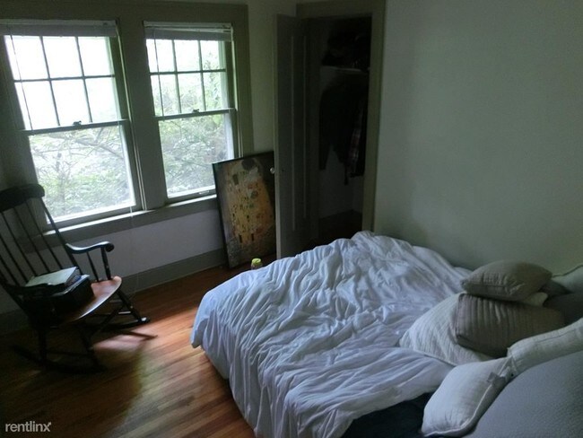 Building Photo - 3 br, 1 bath Townhome - 182 W Como Ave