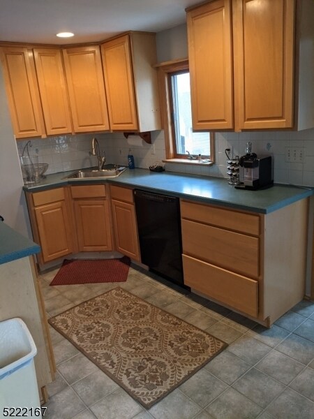 Building Photo - 294 Pompton Ave