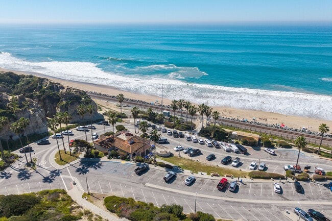 Building Photo - 237 Avenida Montalvo