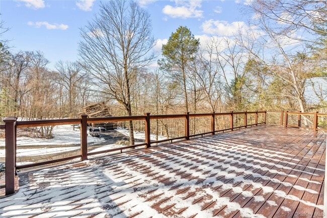 Building Photo - 9 William Puckey Dr