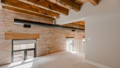 Building Photo - 729 N Sangamon St