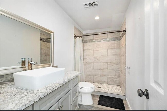 Building Photo - 607 Cactus Dr