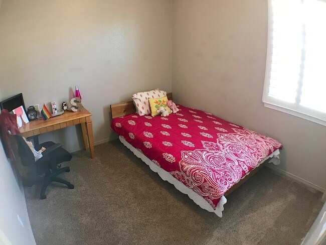 Building Photo - Sandstone Ranch Estates 4 Bed/2Bath with Refrig A/C